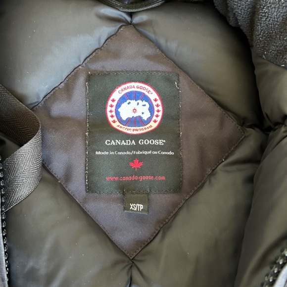 Canada Goose Jacket - Picture 3 of 16